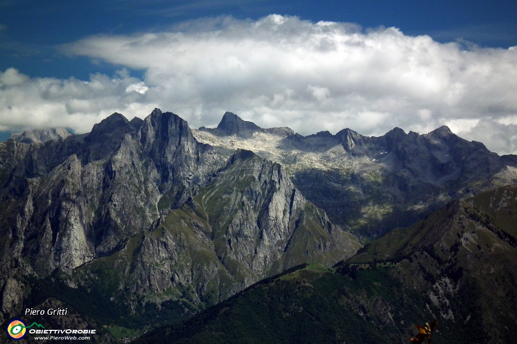 13 Zoom sulle cime delle Alpi.JPG